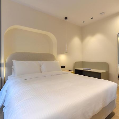 Zalo Urban Living Spaces Янина Номер фото